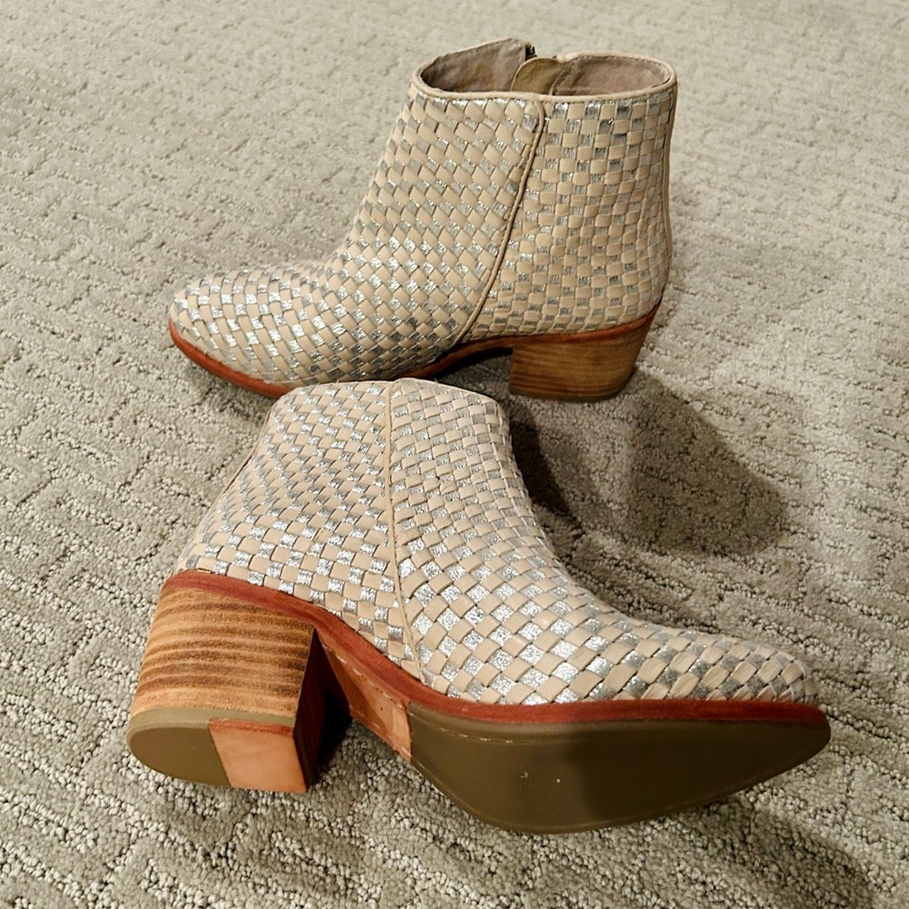 Gorgeous Booties BNWOT